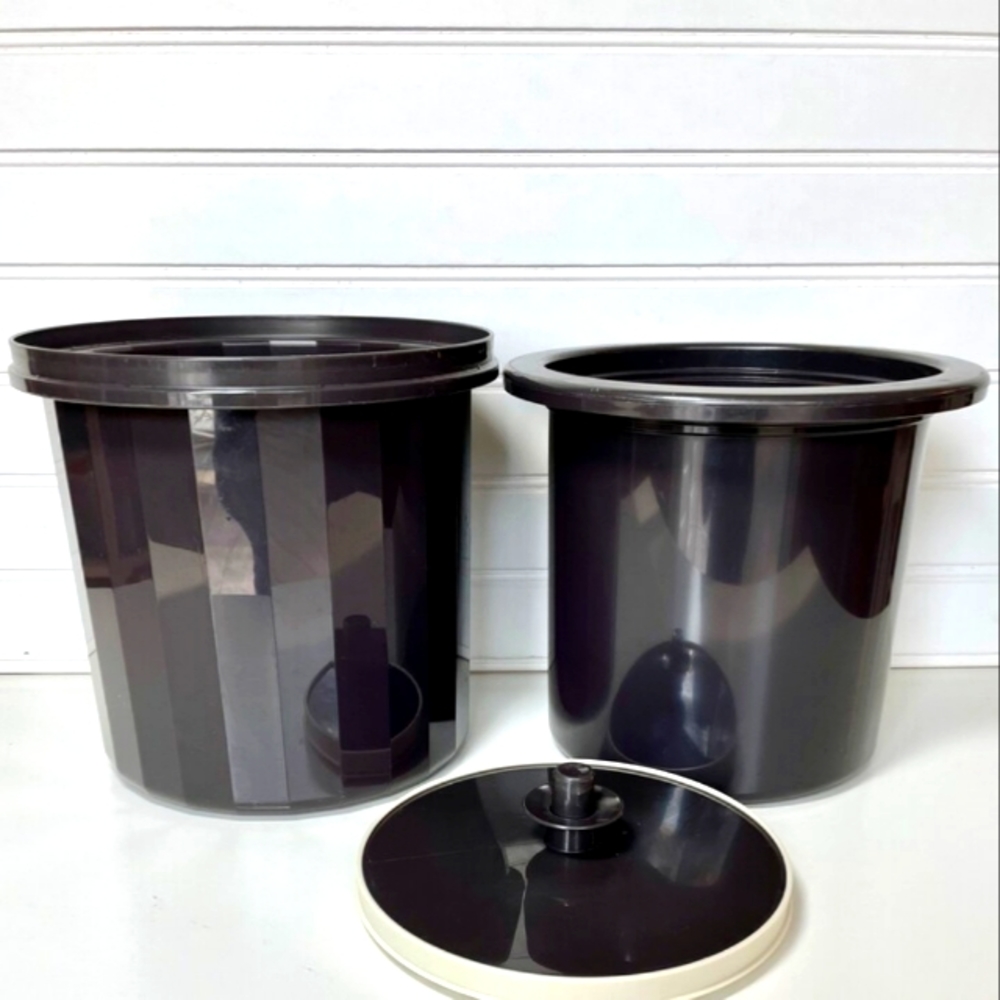 Tupperware ice bucket